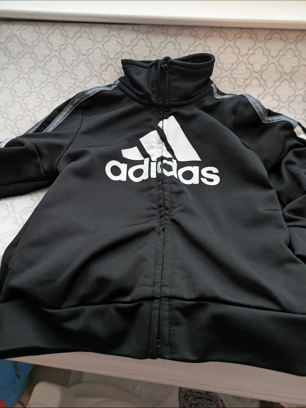 Adidas toddler/boy 2T Tracksuit